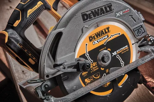 Pilarka tarczowa DeWalt DCS573NT