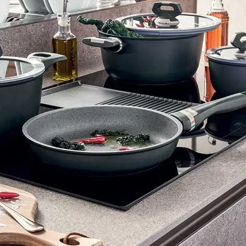 TOGNANA Italika Premium 20 cm - patelnia marmurowa nieprzywierająca