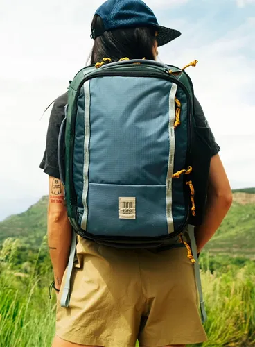 Plecak podróżny Topo Designs Global Travel Backpack - navy / sahara