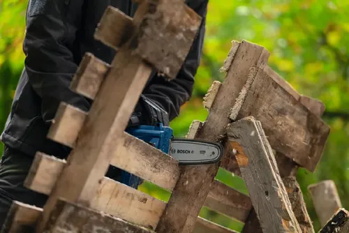 Piła łańcuchowa akumulatorowa BOSCH 18V GKE 06008D7000 SOLO