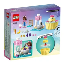 LEGO Koci domek Gabi 10785 Pieczenie tortu z Łakotkiem