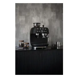 Ekspres kolbowy Smeg EGF03BLMEU