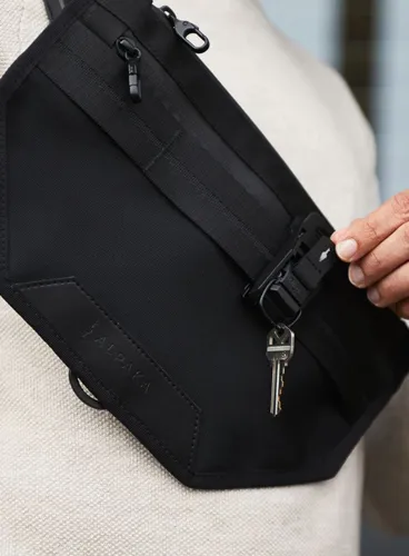 Brelok Alpaka HUB Keychain - black