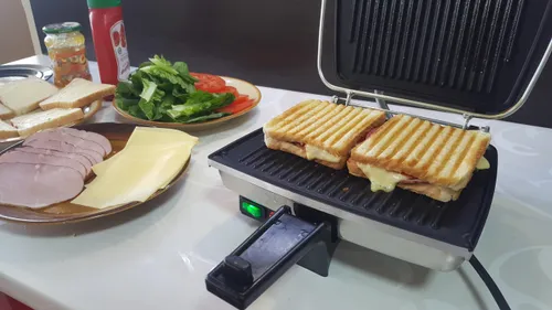 Opiekacz Dezal Panini 1300W Czarny