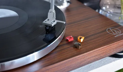 Gramofon AUDIO-TECHNICA AT-LPW50PB Brązowy