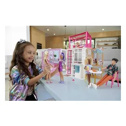 Barbie Kompaktowy domek + lalka (HCD48)