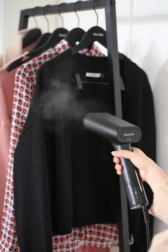 Parownica do ubrań SteamOne EUDTC75B 1600W 25g/min