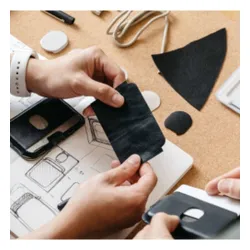 Uchwyt do karty ID ze smyczą Orbitkey Card Holder Pro - black