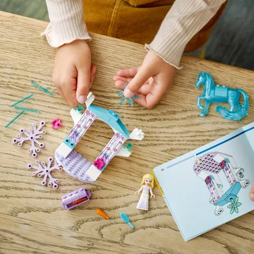 LEGO 43209 Disney Elsa i lodowa stajnia Nokka