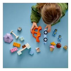 LEGO Klocki DUPLO Bluey 10458 Wyprawa po lody z Bluey