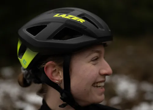 Kask rowerowy LAZER Tonic Kineticore Czarno-żółty Szosowy (rozmiar S)