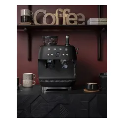 Ekspres kolbowy Smeg EGF03BLMEU