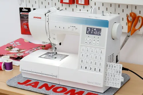 Maszyna do szycia JANOME 780DC