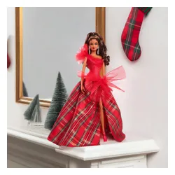 Mattel Lalka Barbie Holiday brunetka