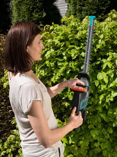 Nożyce akumulatorowe do żywopłotu GARDENA EasyCut Li-40 (z akumulatorem) 09836-20