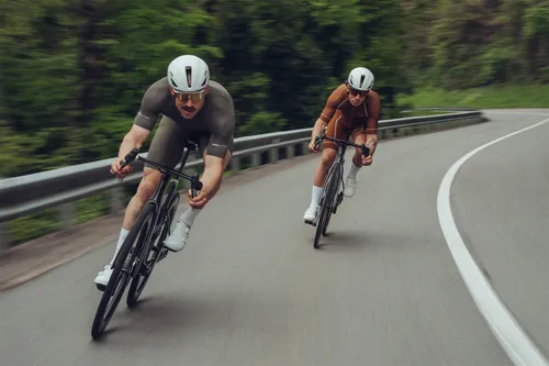 Kask rowerowy UVEX Ultimate DNAero MIPS