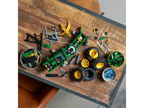 LEGO Technic 42157 John Deere 948L-II Traktörü