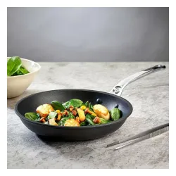 DE BUYER Choc Extreme Normal 20 cm czarna - patelnia nieprzywierająca