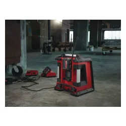 Bluetooth Radyo Milwaukee M18 RC-0 ile şarj cihazı