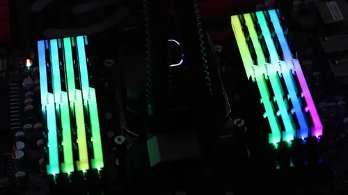 Pamięć G.Skill Trident Z RGB, DDR4, 64 GB, 4000MHz, CL18 (F4-4000C18Q2-64GTZR)