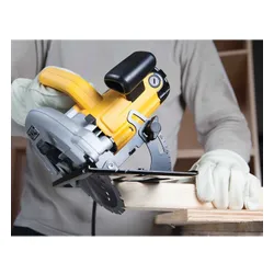 Ferăstrău circular DeWalt DWE560K