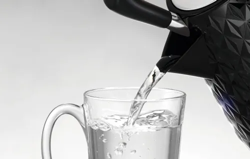 Czajnik elektryczny MORPHY RICHARDS 108131 Czarny