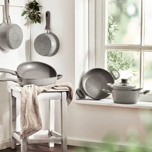 BALLARINI Murano Deep 2H 24 cm grafitowa - patelnia nieprzywierająca z pokrywką