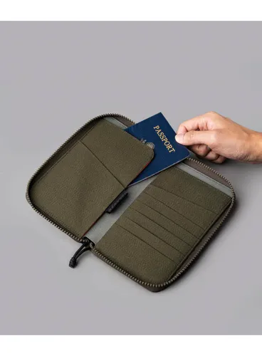 Кошелек Alpaka Zip Passport, армейский зеленый