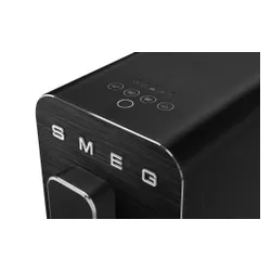 Автоматическая кофемашина Smeg BCC02FBMEU