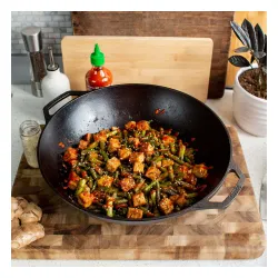 LODGE 35 cm - patelnia / wok żeliwny z dwoma uchwytami