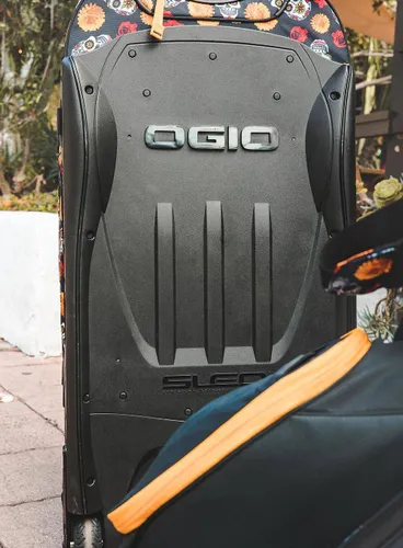 Ogio RİG 9800-le kafatası seyahat çantası