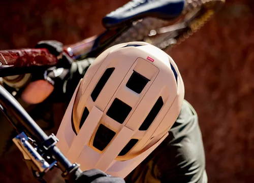 Kask rowerowy LAZER Impala KinetiCore Beżowy MTB z możliwością zamontowania lampki (rozmiar M)