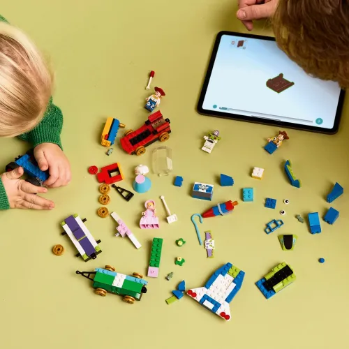 LEGO Klocki Disney 43264 Toy Story - Okolicznościowy pociąg i Pan Sterowany