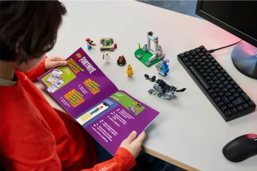 LEGO Fortnite 77075 Skórek I Iskra Oraz Obóz