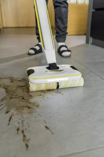 Karcher электрическая швабра FC 8 Smart Signature Line 1.055-711.0 60мин 230м2