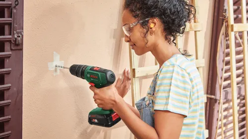 Wiertarko-wkrętarka udarowa BOSCH EasyImpact 18V-40 Zestaw