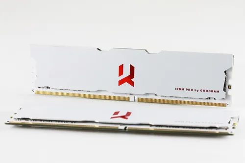 Pamięć RAM GoodRam IRDM PRO DDR4 16GB 3600 CL18 Crimson White