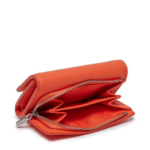 Женский маленький кошелек Calvin Klein CK Must Trifold Sm K60k607251 Flame SA3