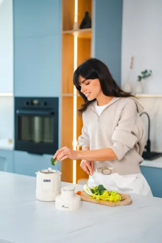 Blender dla dzieci Momini KiddoChef 10w1