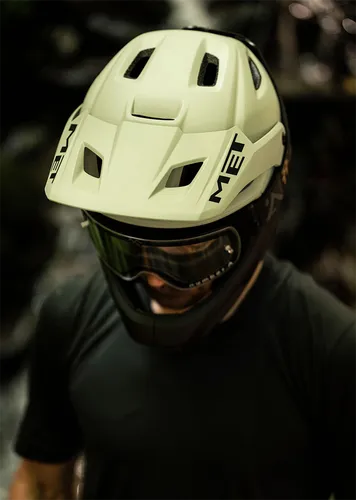 Kask rowerowy Full Face MET Parachute MCR MIPS