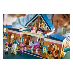 LEGO 42688 Friends Stadnina i szkółka jeździecka