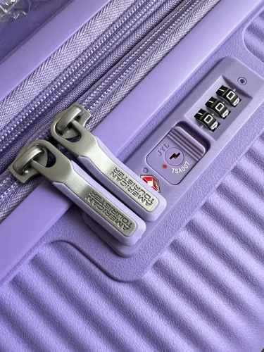 Walizka średnia Soundbox American Tourister - lavender - outlet