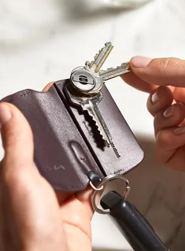 Skórzane etui na klucze Bellroy Key Cover (third edition) - deep plum