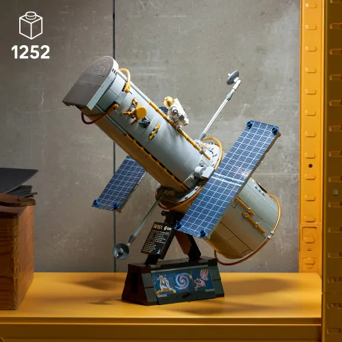 LEGO ICONS 11382 Hubble Space Telescope, zestaw klocków 18+