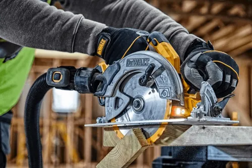Ferăstrău circular DeWalt DCS570NT