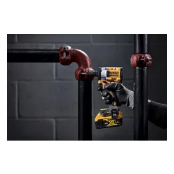 Ударный гайковерт DeWalt DCF921D2T