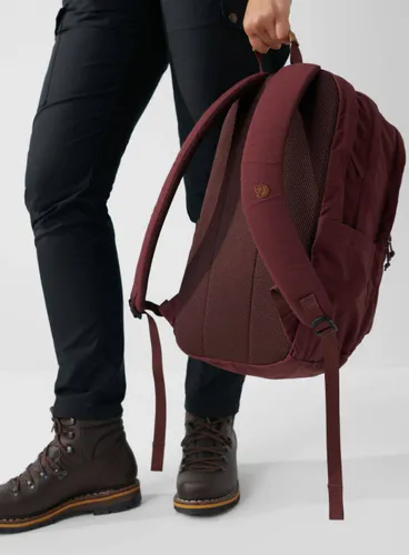 Fjallraven Raven 28 Günlük Sırt Çantası-siyah