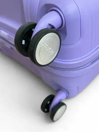Walizka średnia Soundbox American Tourister - lavender - outlet