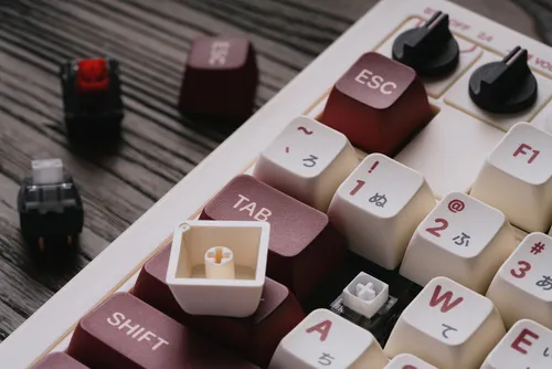 Klawiatura mechaniczna 8BitDo Mechanical Keyboard Fami Edition Kailh Box Brown V2 Brązowy