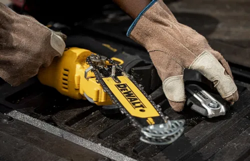Piła akumulatorowa DEWALT DCMPS520N-XJ